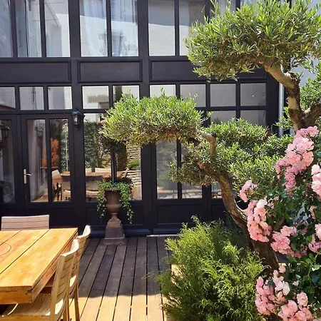 La Martinoise Patio Guest house 4*