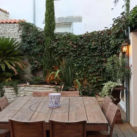 La Martinoise Patio Gæstehus Saint-Martin-de-Ré
