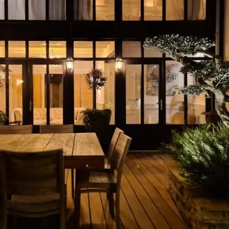 Konukevi La Martinoise Patio