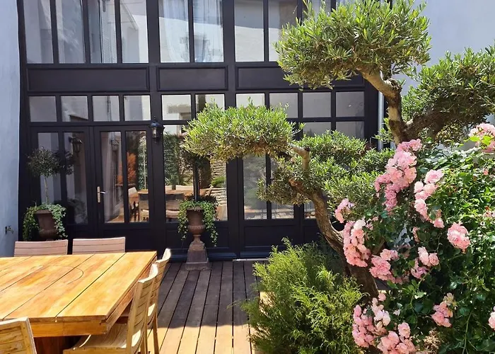 La Martinoise Patio 게스트하우스 4*