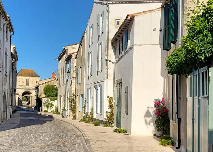 La Martinoise Patio 게스트하우스 4*